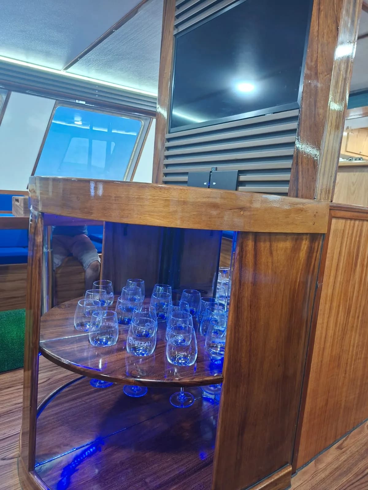 Comfortable stateroom aboard the Quetzal