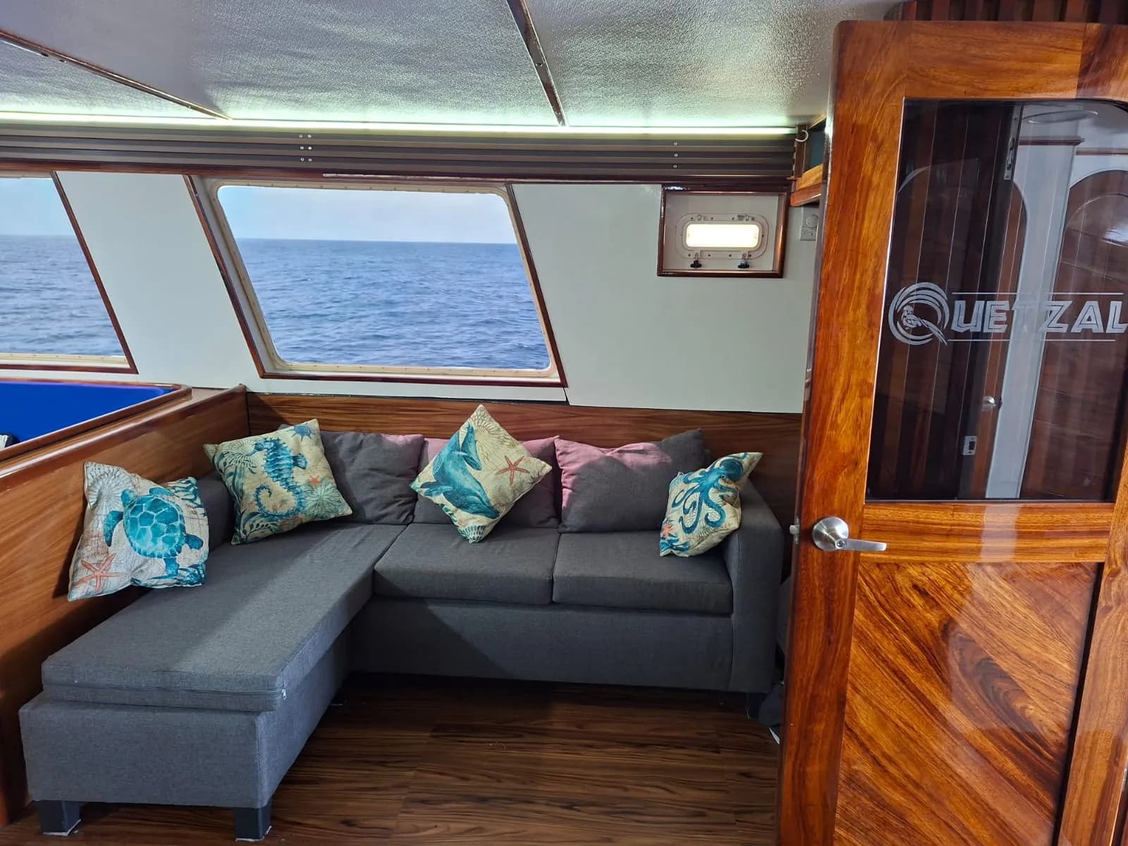 Comfortable stateroom aboard the Quetzal